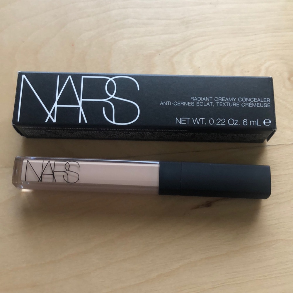 NARS radiant creamy concealer in the color vanilla
